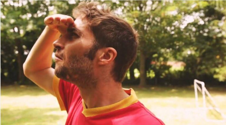 MASCARADE – Rien n&rsquo;a foot (avec Melody Donchet)