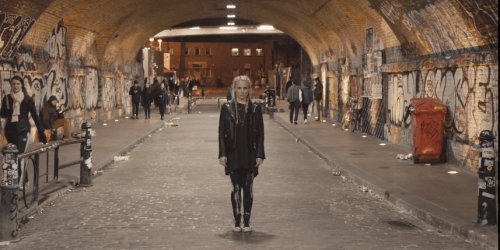 Billie – Caught By The Tide