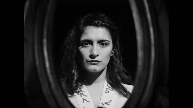 Theodora – Let me In
