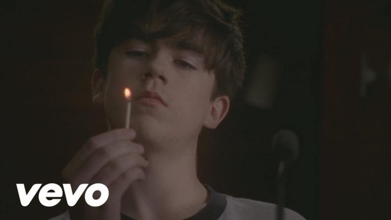 Declan McKenna – Bethlehem