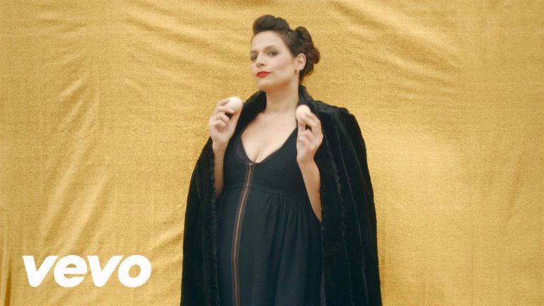 NACH – Qui c’est celle-là