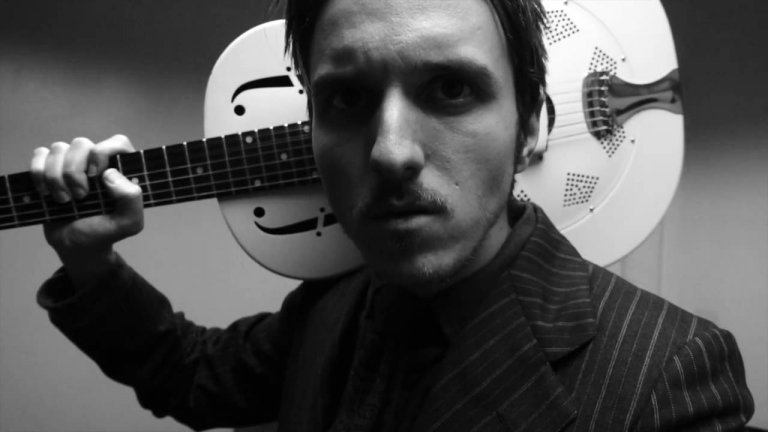 William Z Villain – Anybody Gonna Move ?