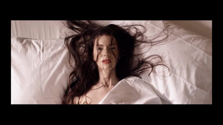 Chrysta Bell – Heaven
