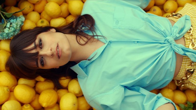 Clara Luciani – Le reste (Clip Officiel) (2021)