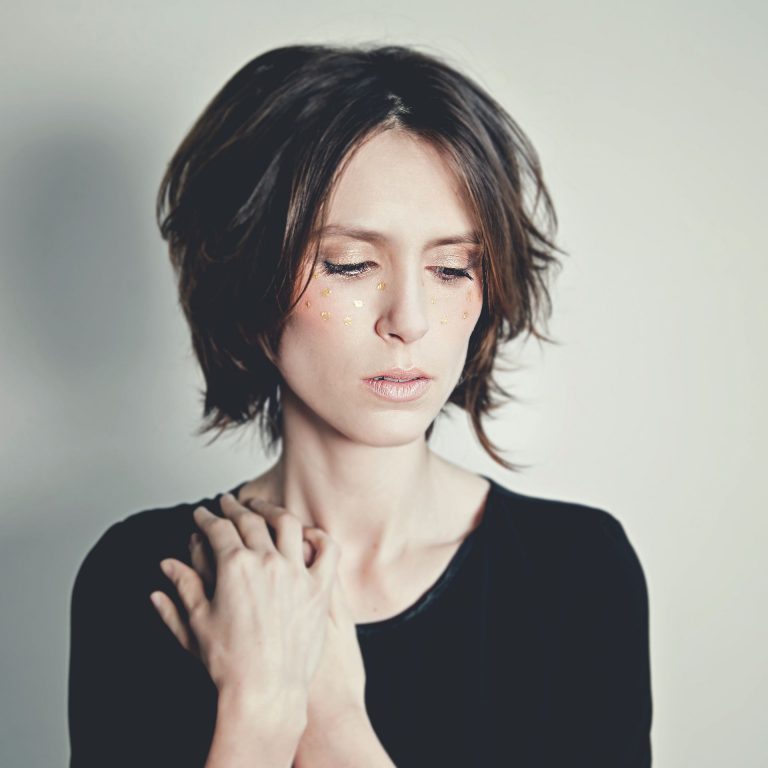 Artiste bruxelloise Valkø sort nouveau single et clip Monsters