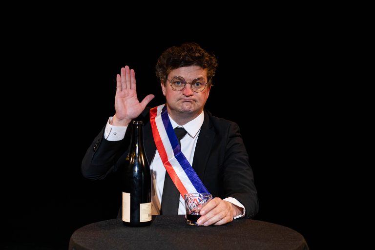 Julien Rossier est Coluche : Coluche Président, le retour d&rsquo;une candidature légendaire !