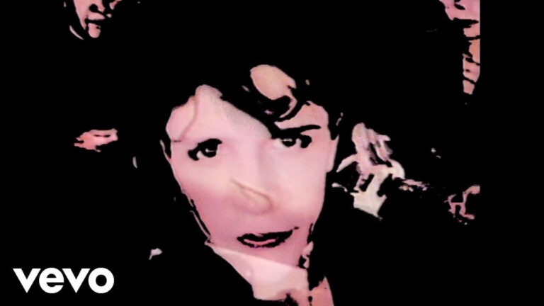 Indochine – L&rsquo;aventurier (Clip officiel) (1982)