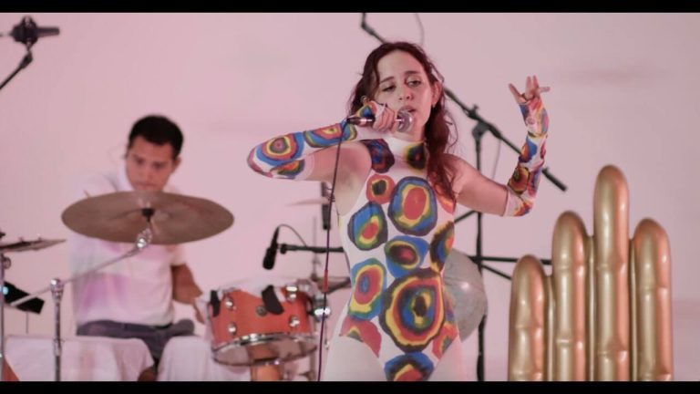 Magdalena Bay – Secrets (Your Fire) (Live Performance) (2022)
