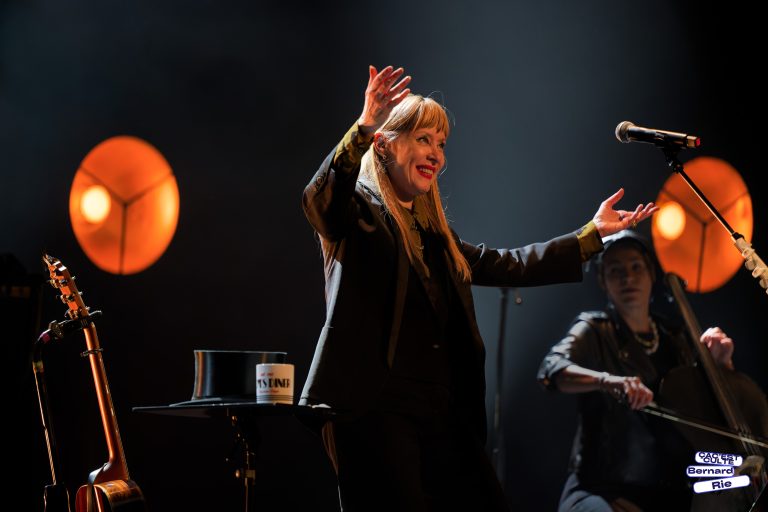 Suzanne Vega-Photo 2 Live Report l’élégance intemporelle de Suzanne Vega au Théâtre de Béthune (2026)