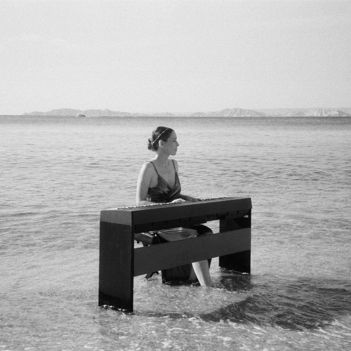 Marie Espinosa - La Fille de l'Absolu | Clip officiel