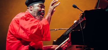 concert de Nududuzo Makhathini à Flagey