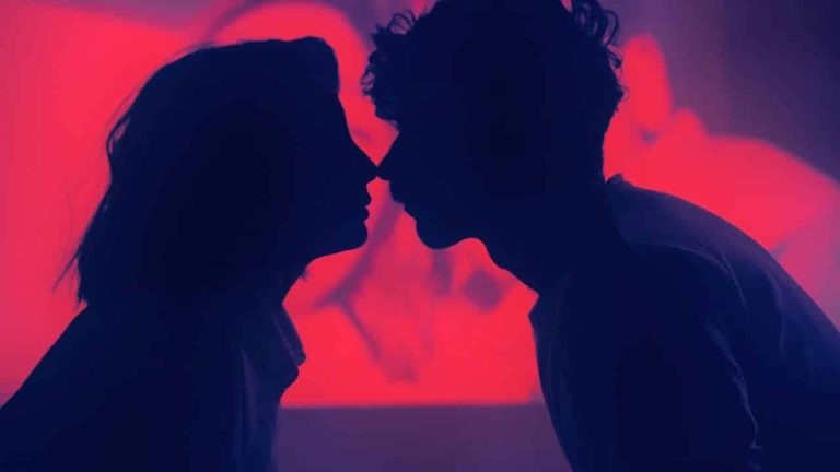 fleur et bleue – Comme une romance (Clip Officiel) (2025)