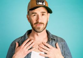 Tom Poisson dévoile le clip de « N’importe quoi » (2026)